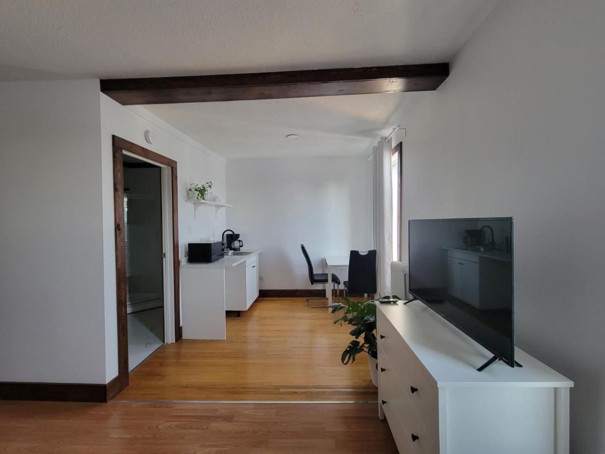 Stone House Kenora Apartment Exterior foto